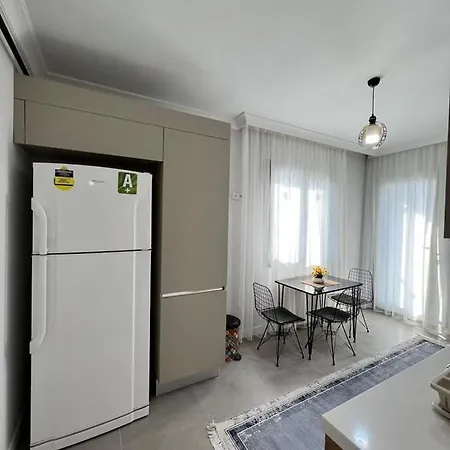 & Sea View 2 Bedrooms Apartamento Istambul