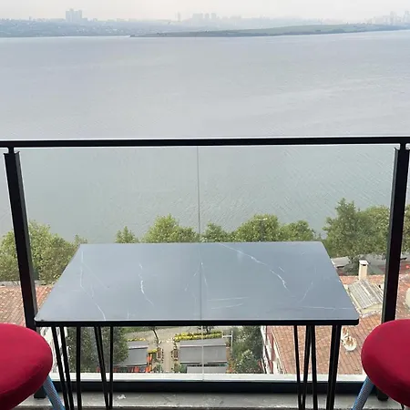 & Sea View 2 Bedrooms Apartamento Istambul